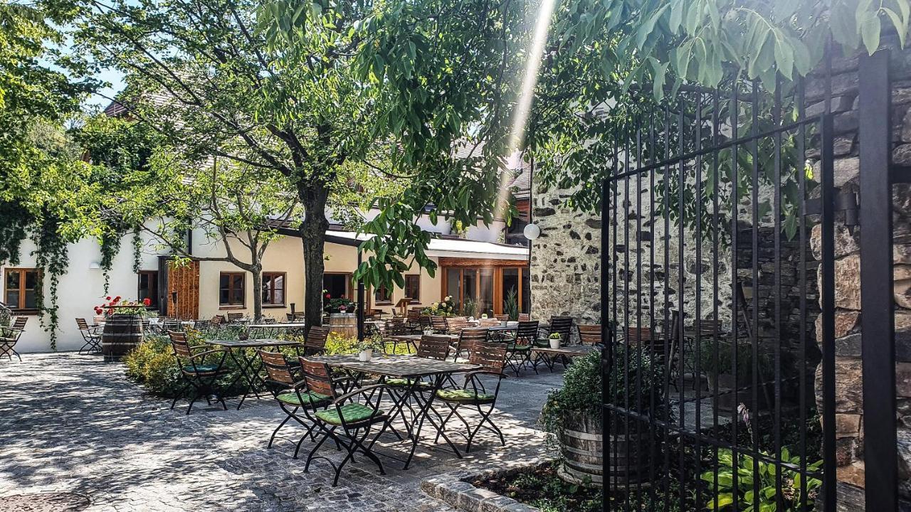 Weinhaus Nigl - Hotel, Restaurant Und Spa Зенфтенберг Экстерьер фото