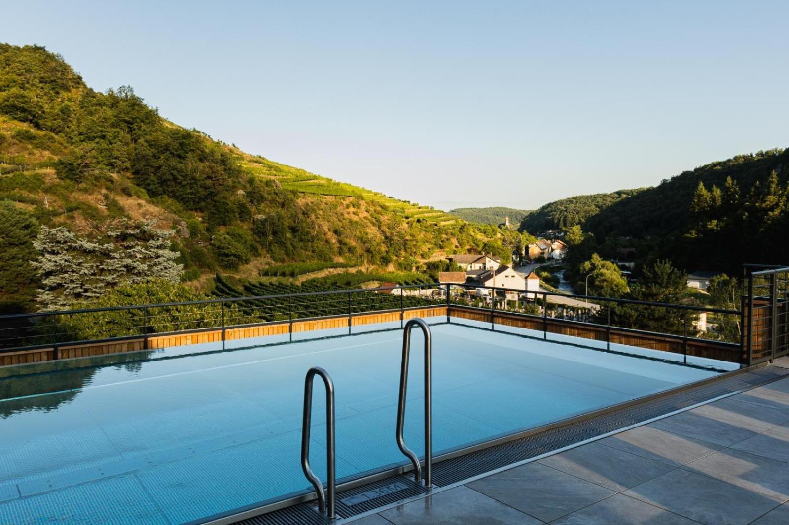 Weinhaus Nigl - Hotel, Restaurant Und Spa Зенфтенберг Экстерьер фото
