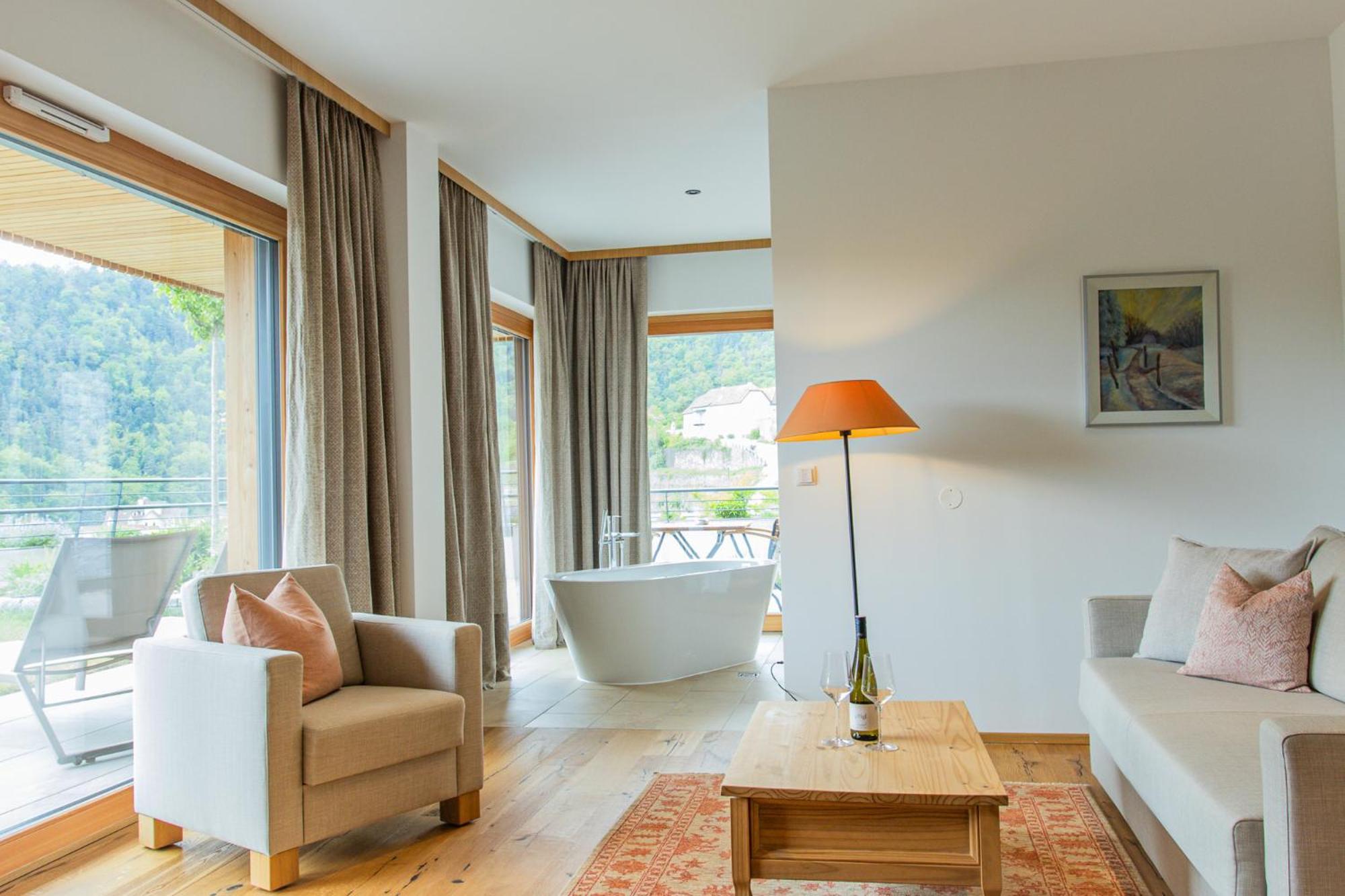 Weinhaus Nigl - Hotel, Restaurant Und Spa Зенфтенберг Экстерьер фото