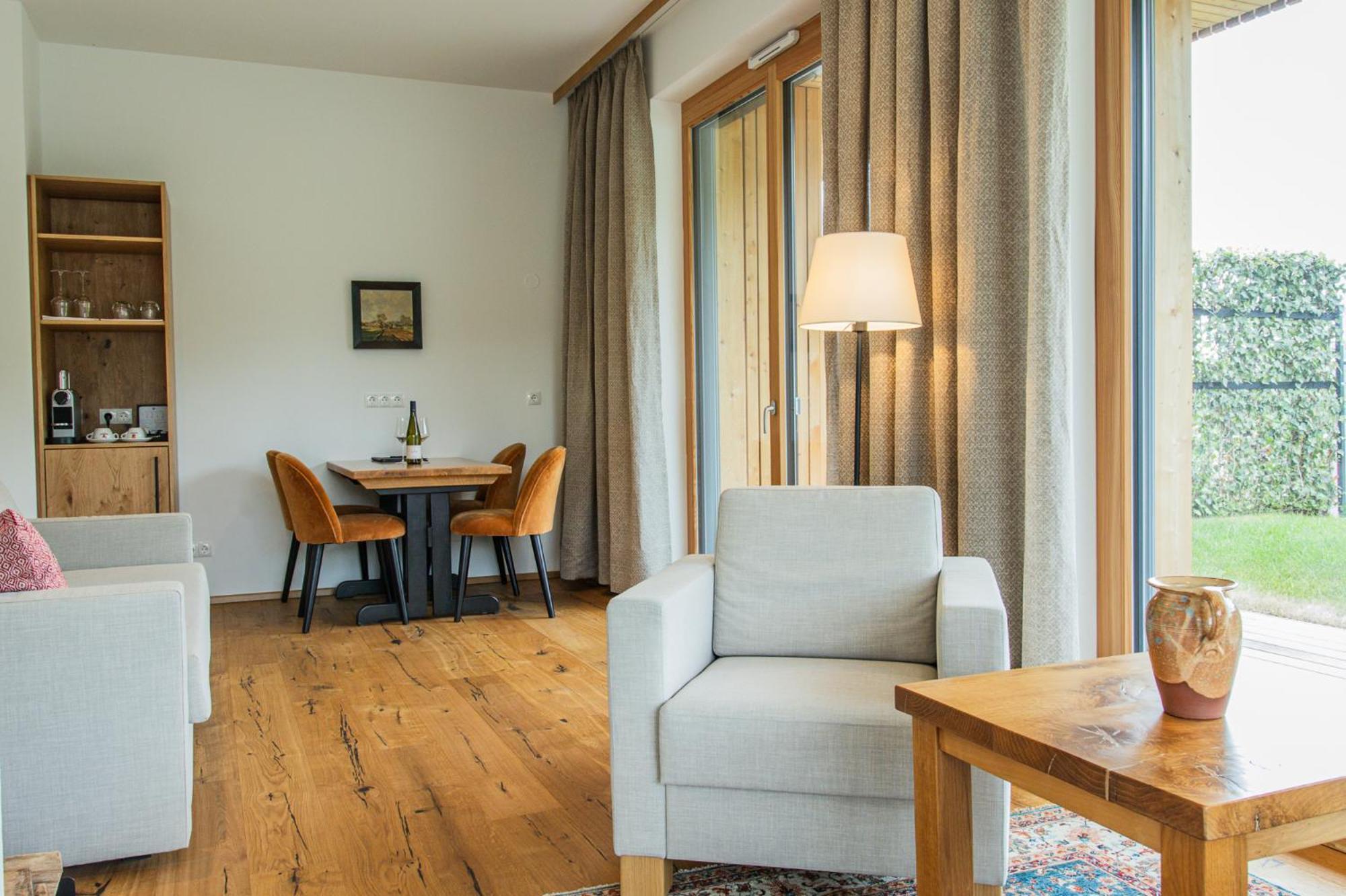 Weinhaus Nigl - Hotel, Restaurant Und Spa Зенфтенберг Экстерьер фото
