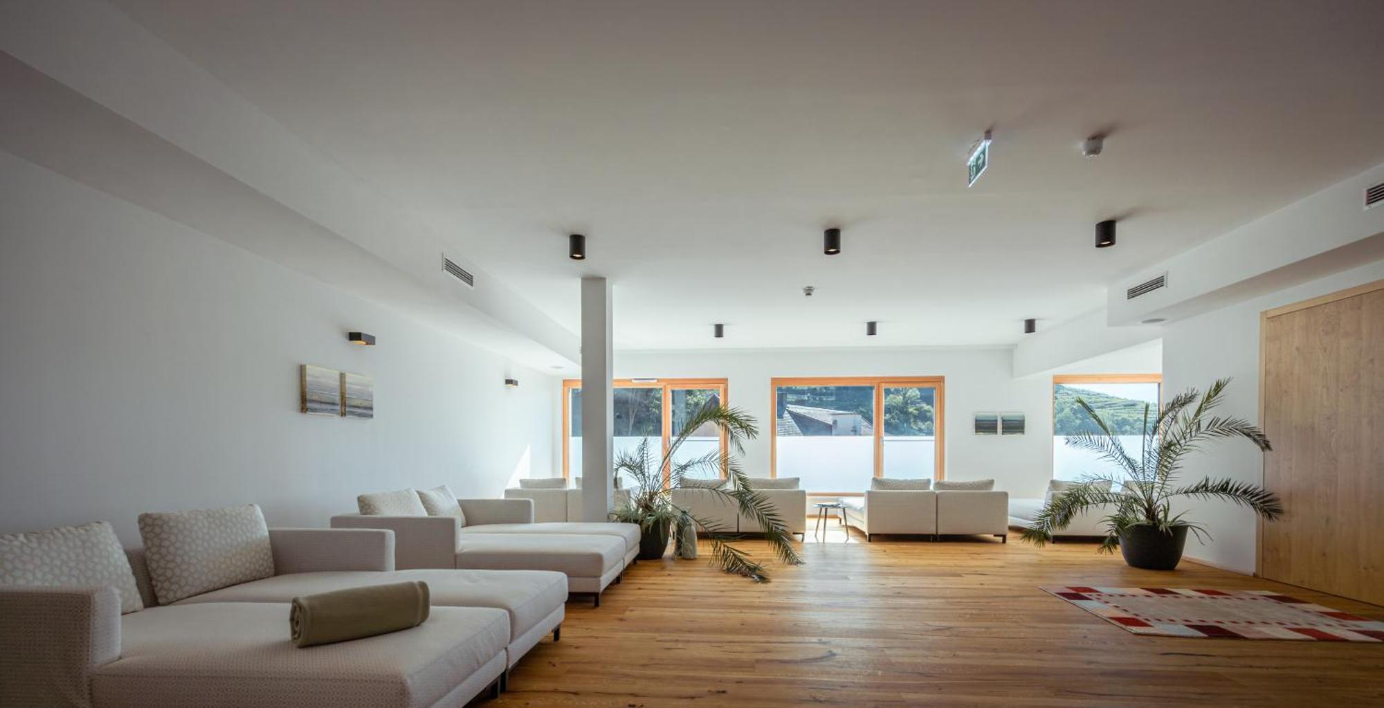 Weinhaus Nigl - Hotel, Restaurant Und Spa Зенфтенберг Экстерьер фото